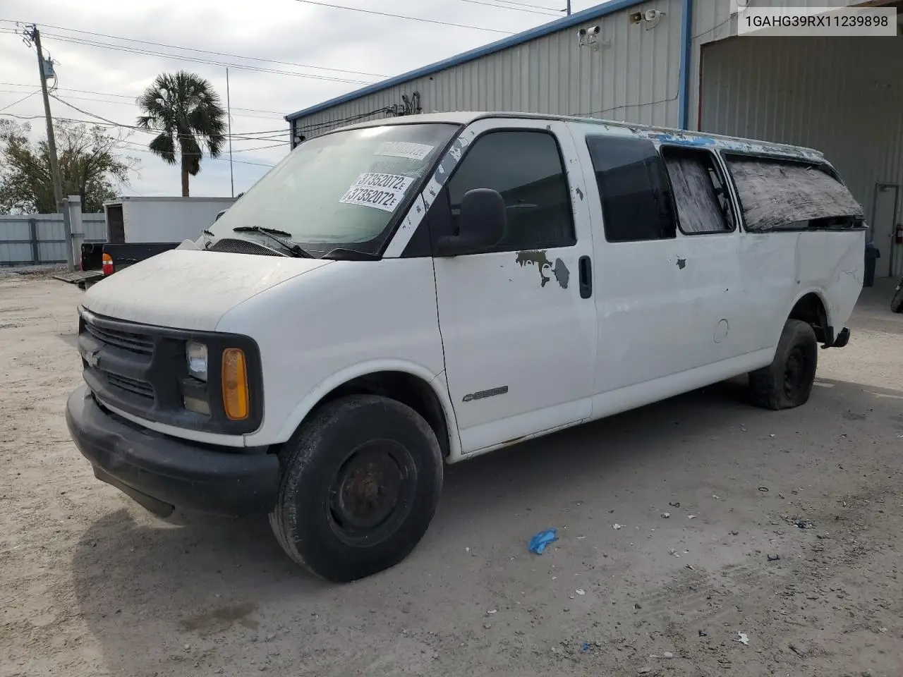 2001 Chevrolet Express G3500 VIN: 1GAHG39RX11239898 Lot: 37352072