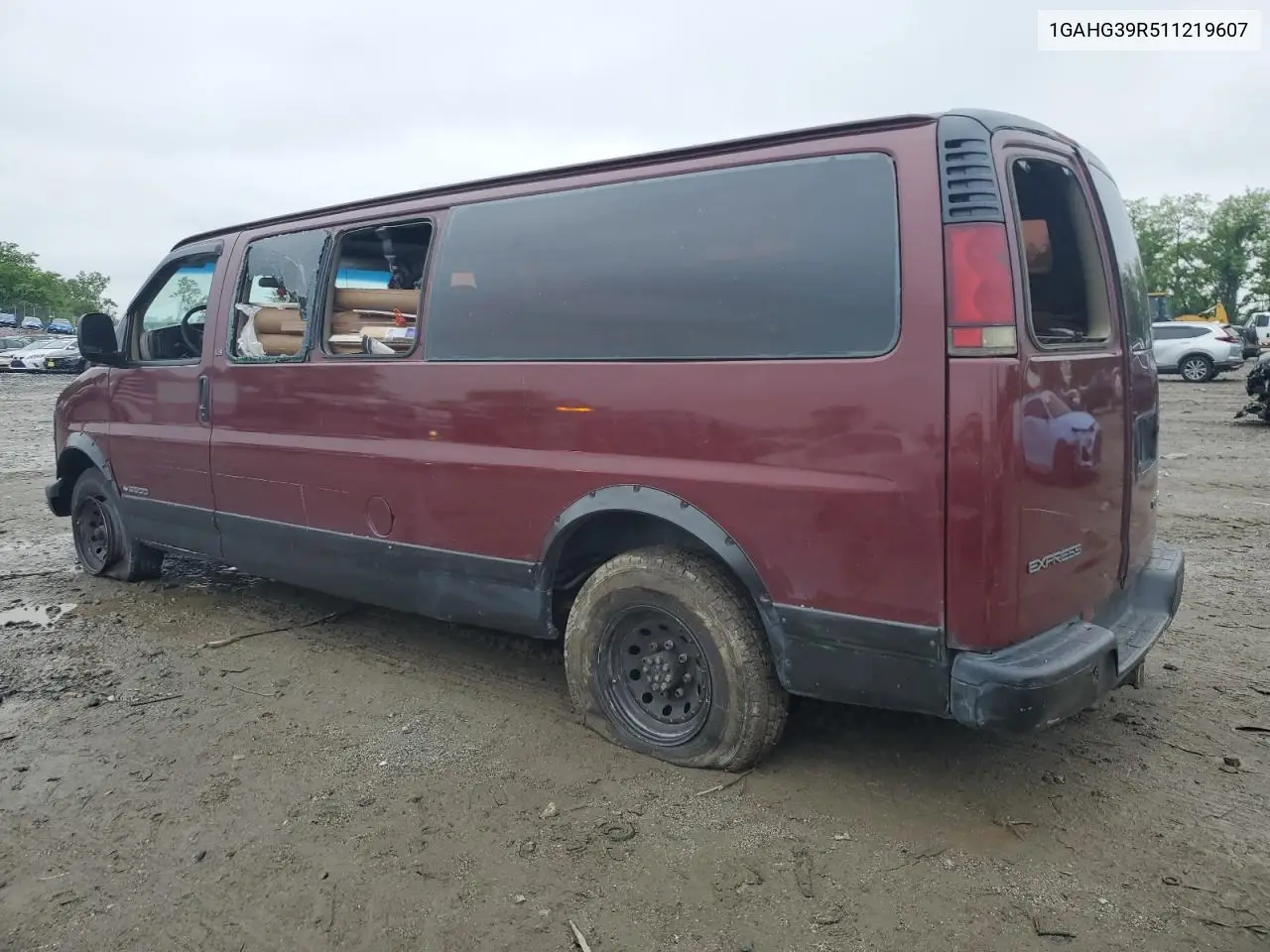2001 Chevrolet Express G3500 VIN: 1GAHG39R511219607 Lot: 57126675