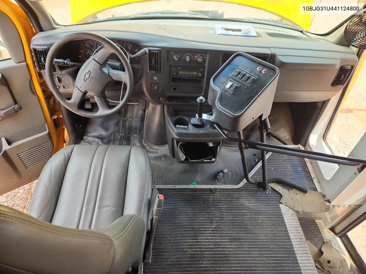 2004 Chevrolet Express G3500 VIN: 1GBJG31U441124800 Lot: 62553055