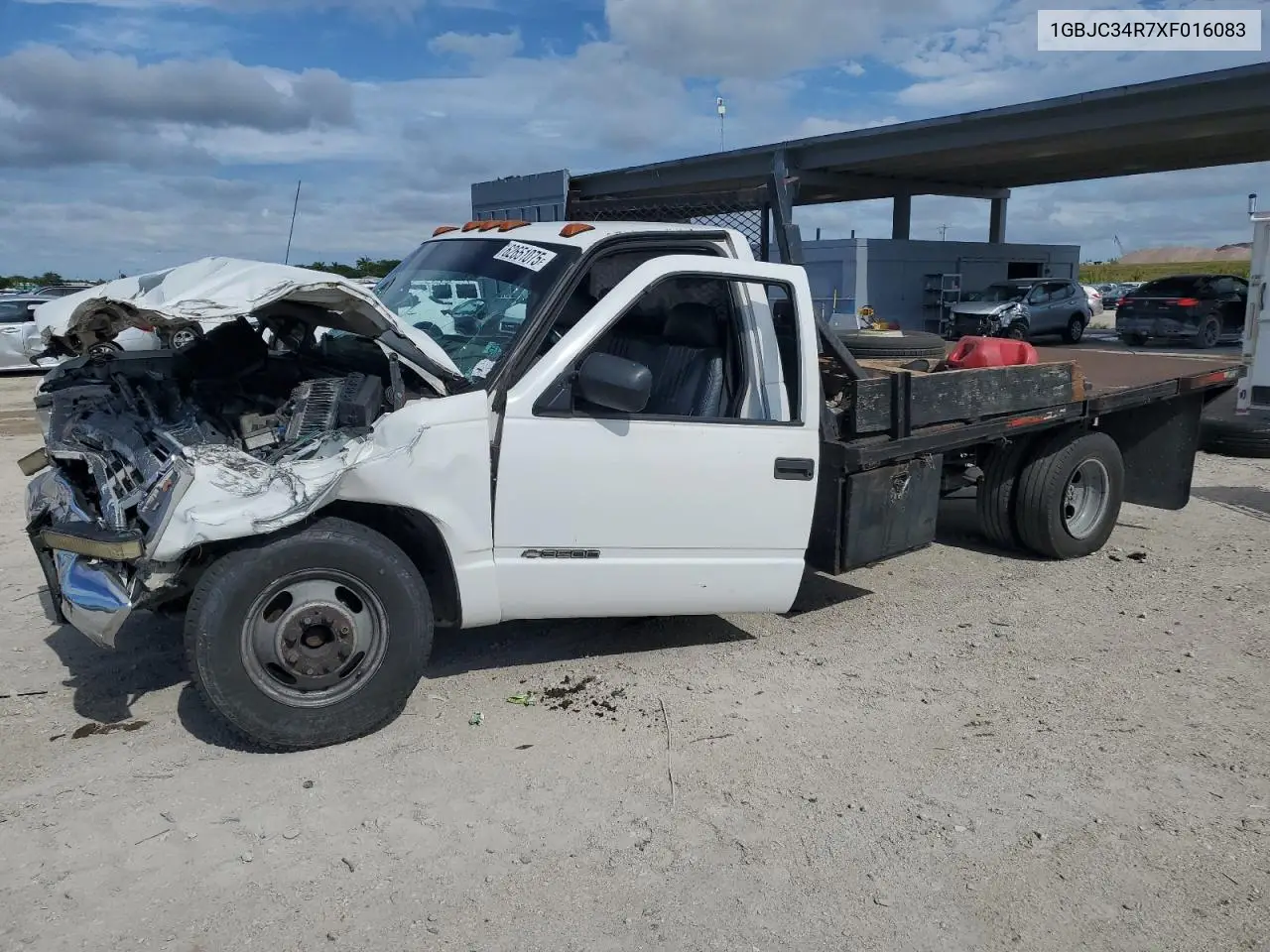 1999 Chevrolet Gmt-400 C3500 VIN: 1GBJC34R7XF016083 Lot: 62651075