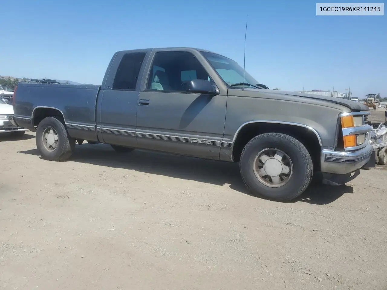 1999 Chevrolet Gmt-400 C1500 VIN: 1GCEC19R6XR141245 Lot: 65626765