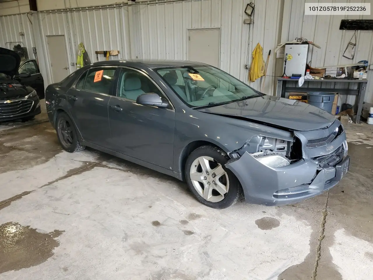 2009 Chevrolet Malibu Ls VIN: 1G1ZG57B19F252236 Lot: 62487425