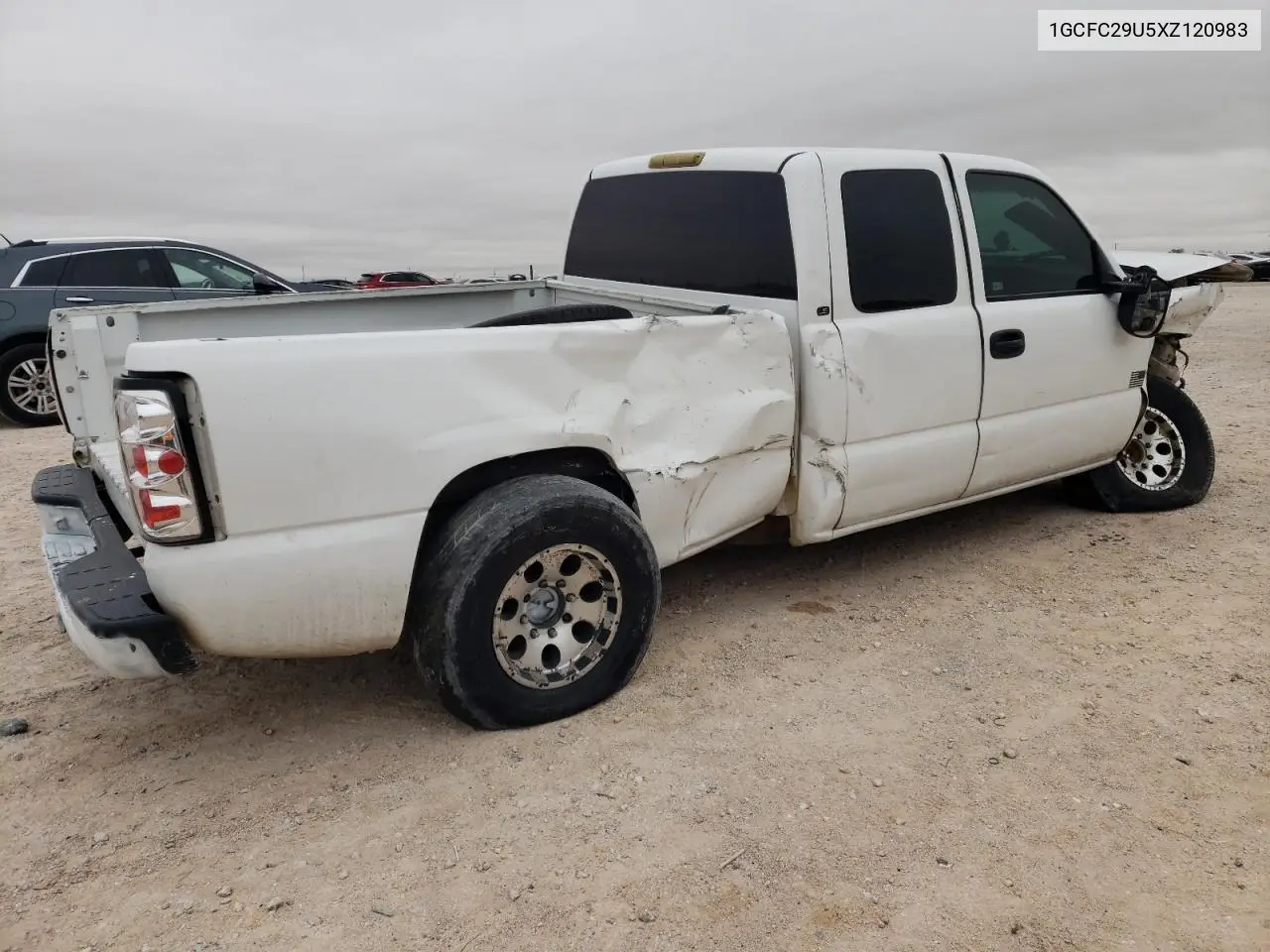 1999 Chevrolet Silverado C2500 VIN: 1GCFC29U5XZ120983 Lot: 50229435