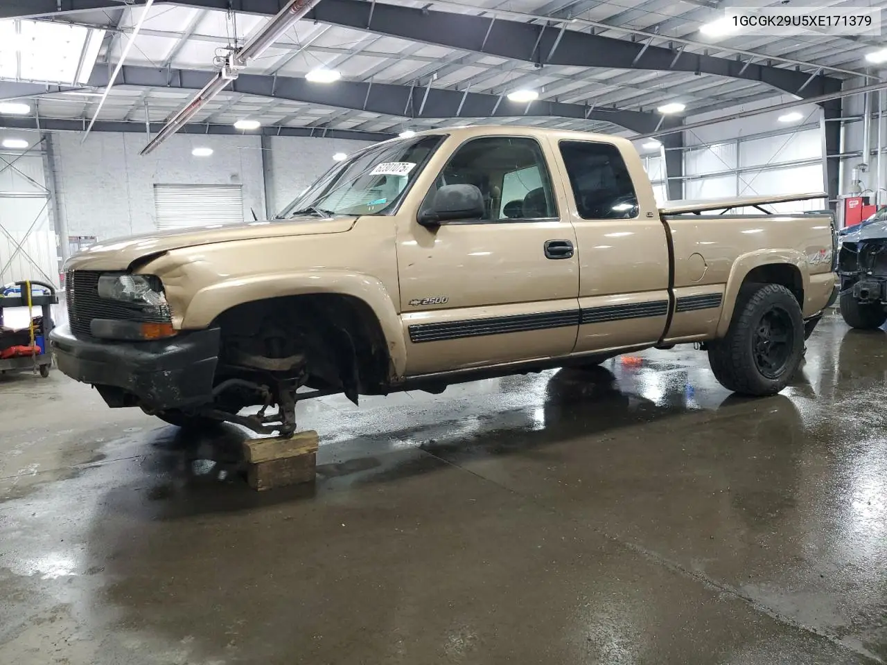 1999 Chevrolet Silverado K2500 VIN: 1GCGK29U5XE171379 Lot: 62301075