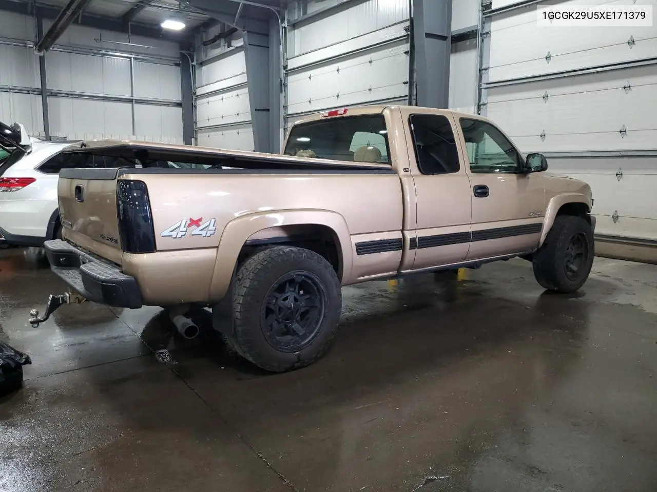 1999 Chevrolet Silverado K2500 VIN: 1GCGK29U5XE171379 Lot: 62301075