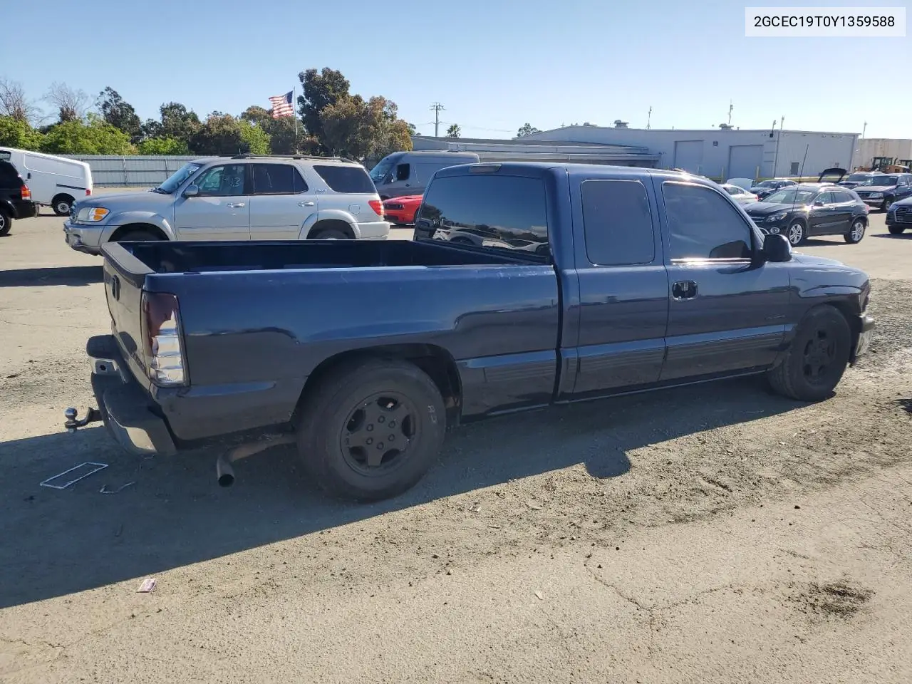 2000 Chevrolet Silverado C1500 VIN: 2GCEC19T0Y1359588 Lot: 56645235