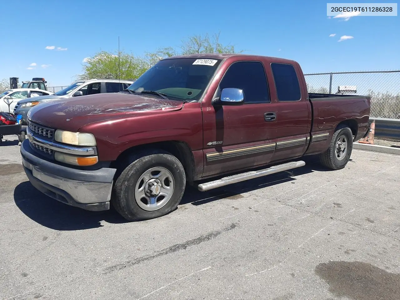 2001 Chevrolet Silverado C1500 VIN: 2GCEC19T611286328 Lot: 57129075