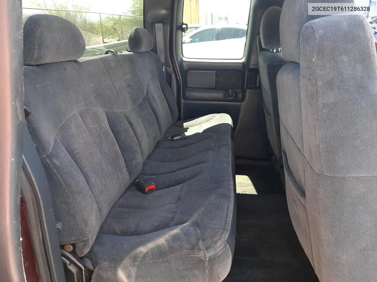 2001 Chevrolet Silverado C1500 VIN: 2GCEC19T611286328 Lot: 57129075