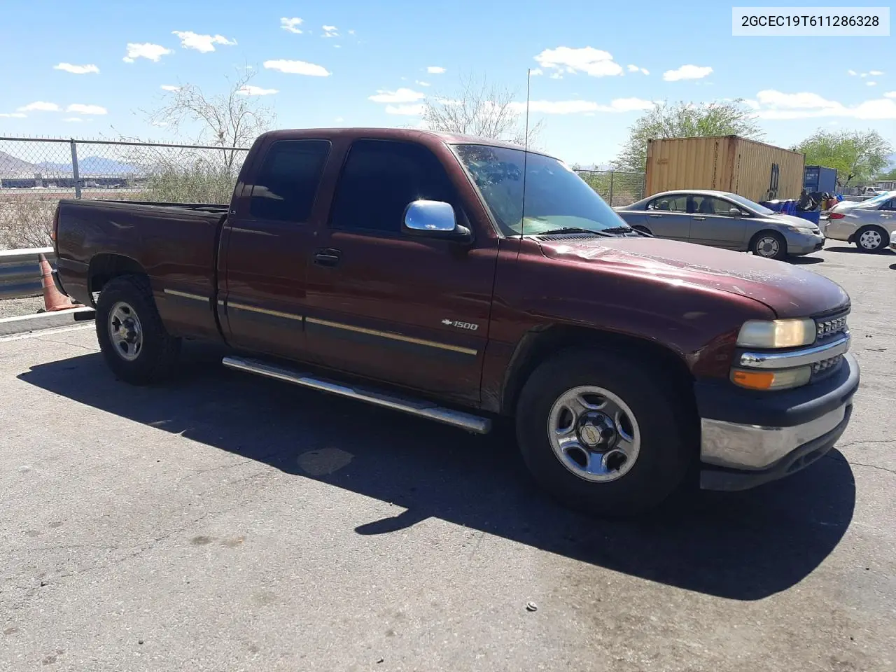 2001 Chevrolet Silverado C1500 VIN: 2GCEC19T611286328 Lot: 57129075