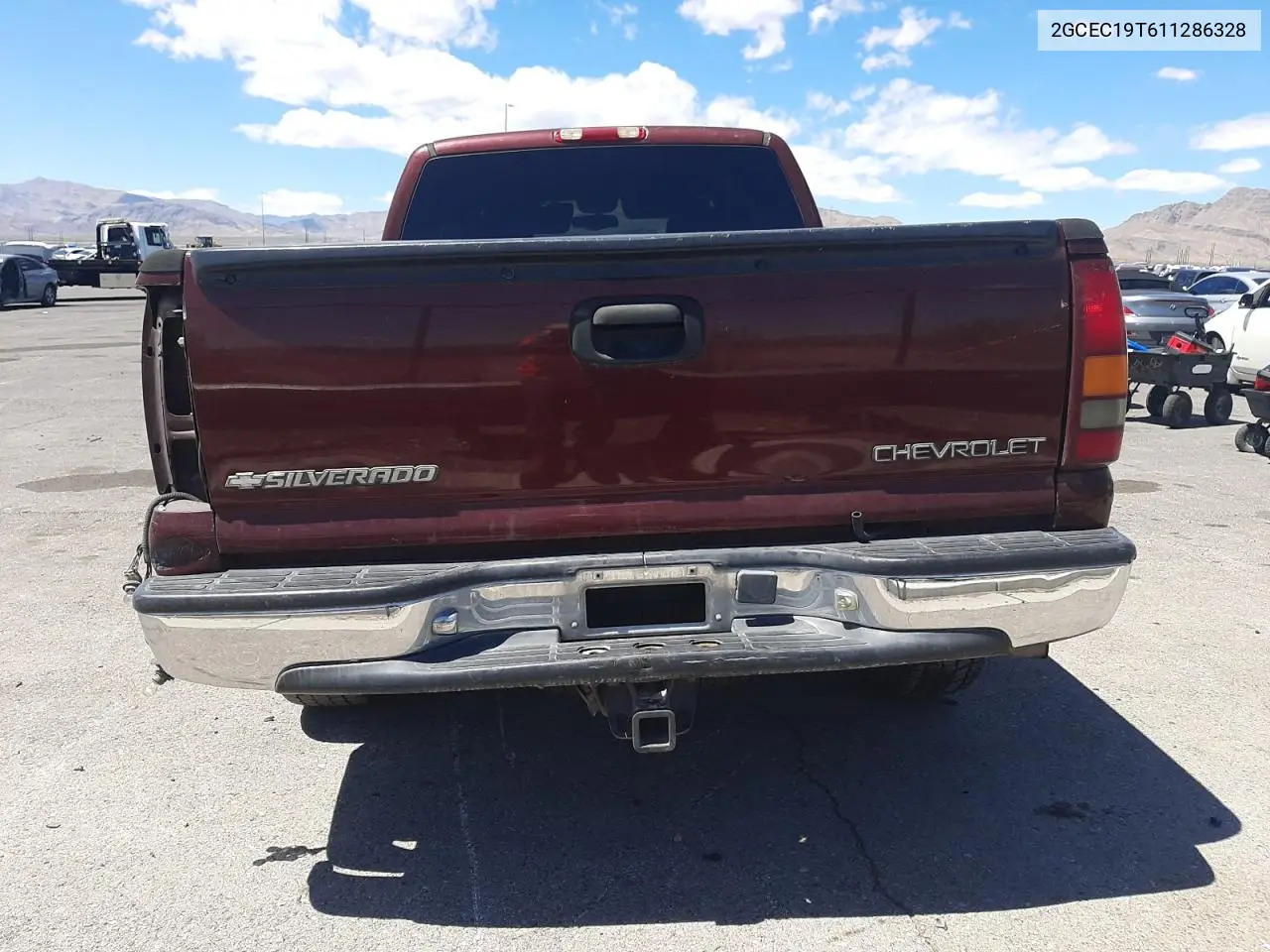 2001 Chevrolet Silverado C1500 VIN: 2GCEC19T611286328 Lot: 57129075