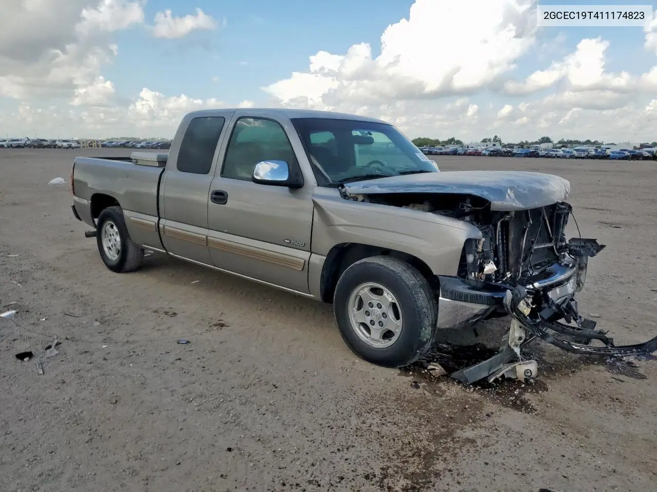 2001 Chevrolet Silverado C1500 VIN: 2GCEC19T411174823 Lot: 62458345