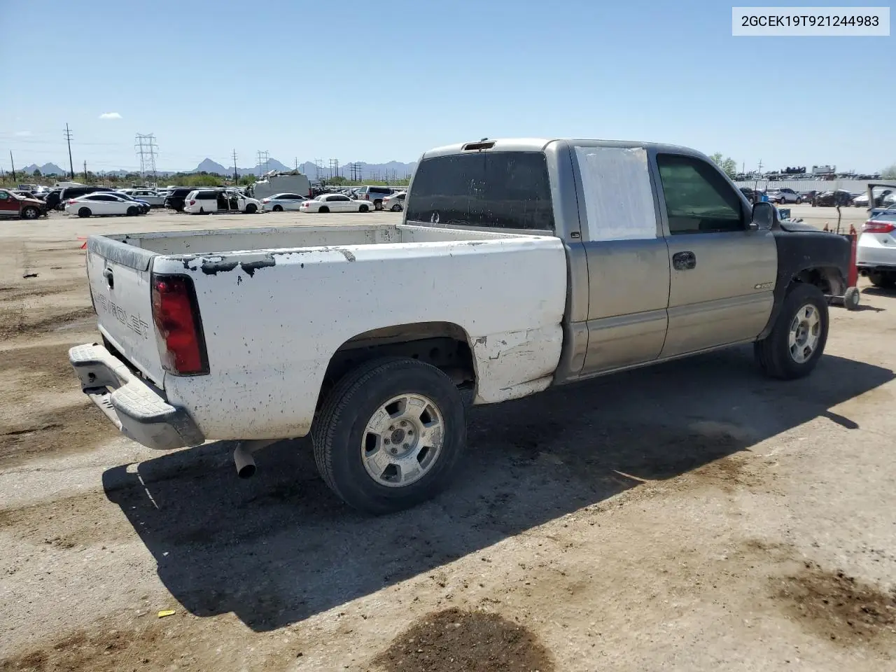 2002 Chevrolet Silverado K1500 VIN: 2GCEK19T921244983 Lot: 62774575