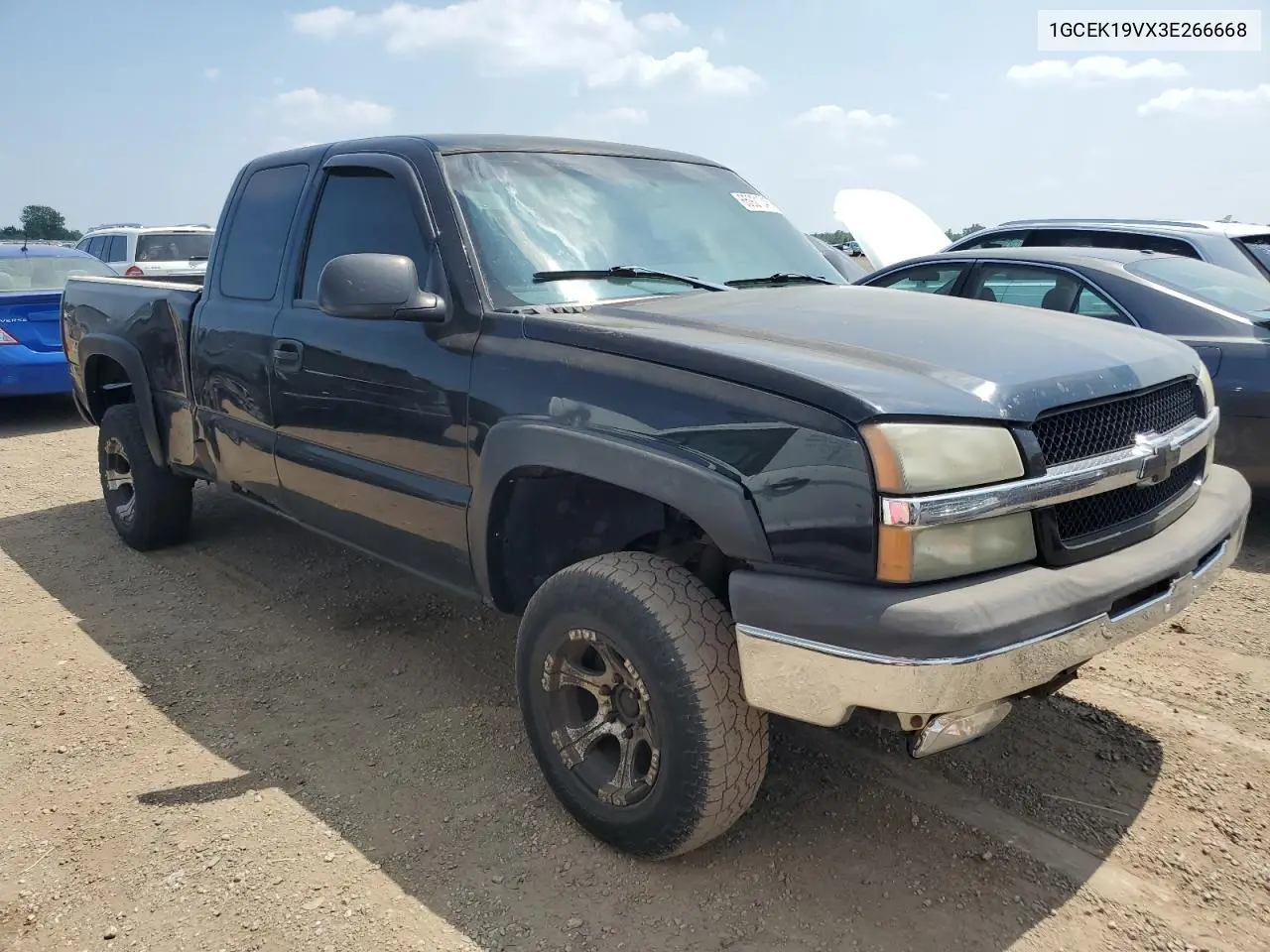2003 Chevrolet Silverado K1500 VIN: 1GCEK19VX3E266668 Lot: 65921045