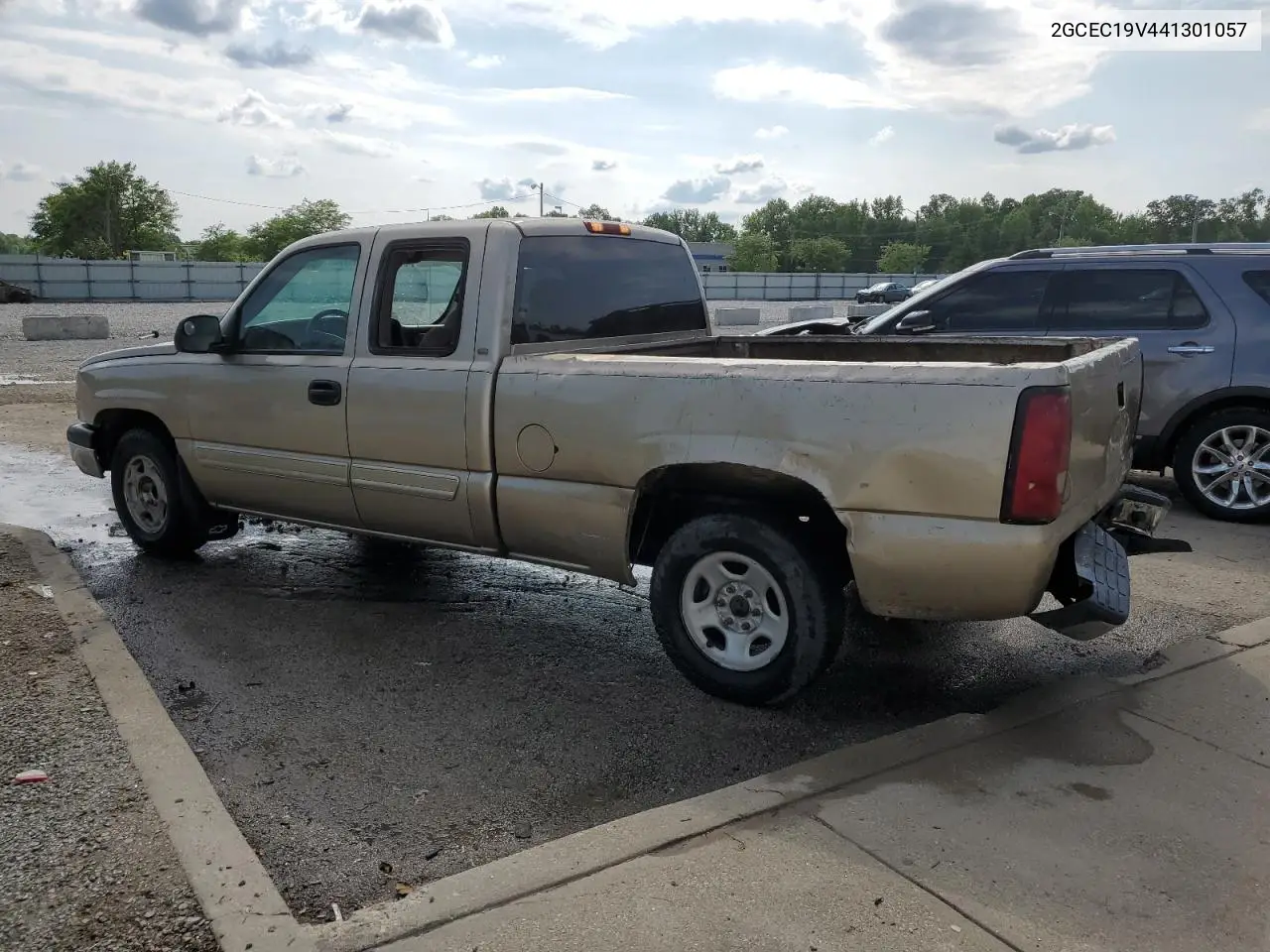 2004 Chevrolet Silverado C1500 VIN: 2GCEC19V441301057 Lot: 58811245