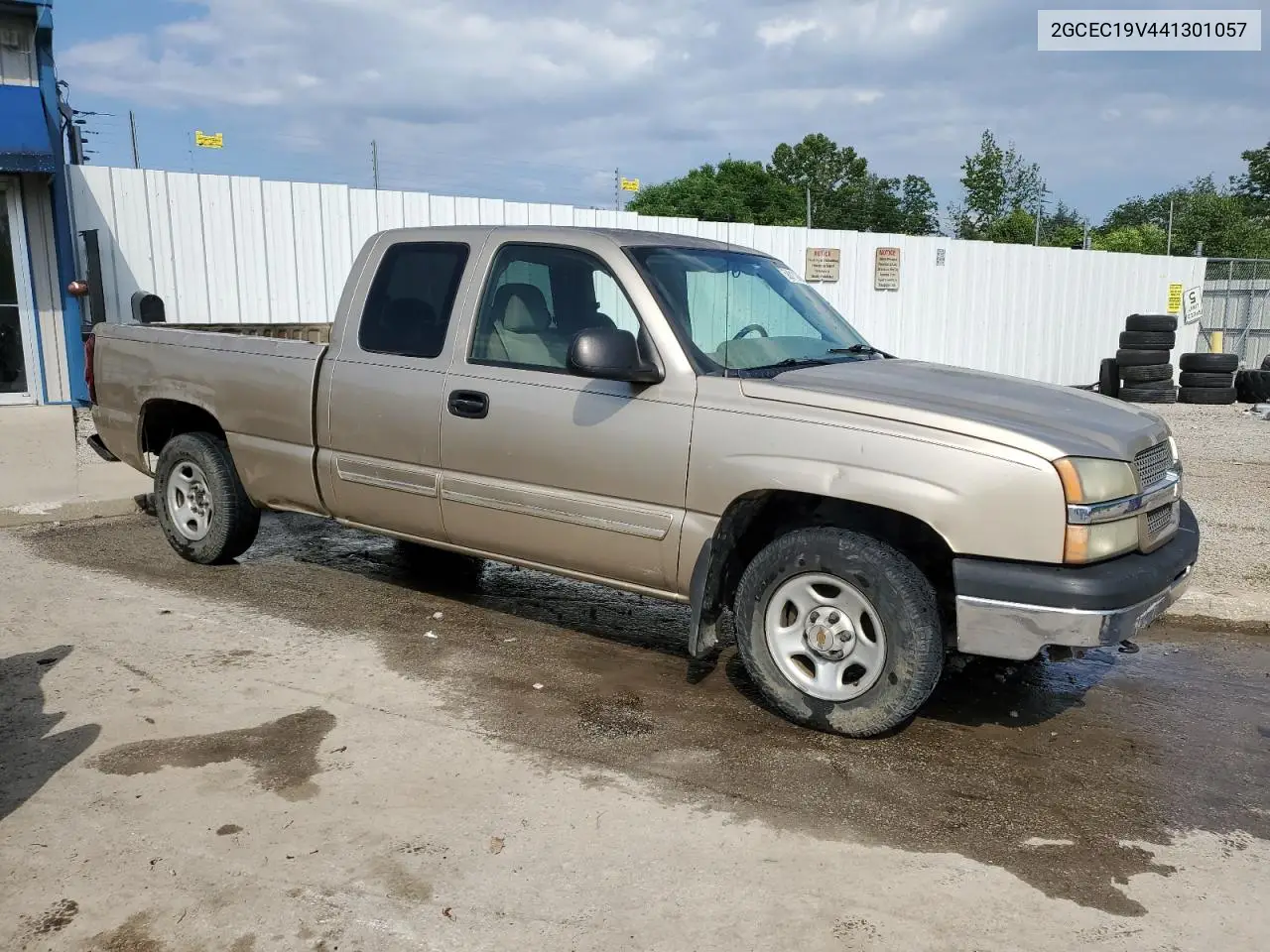 2004 Chevrolet Silverado C1500 VIN: 2GCEC19V441301057 Lot: 58811245
