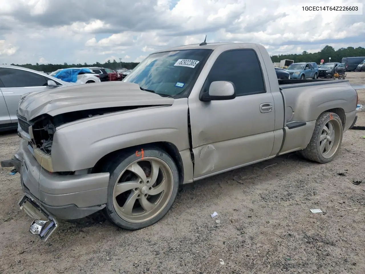 2004 Chevrolet Silverado C1500 VIN: 1GCEC14T64Z226603 Lot: 62922365
