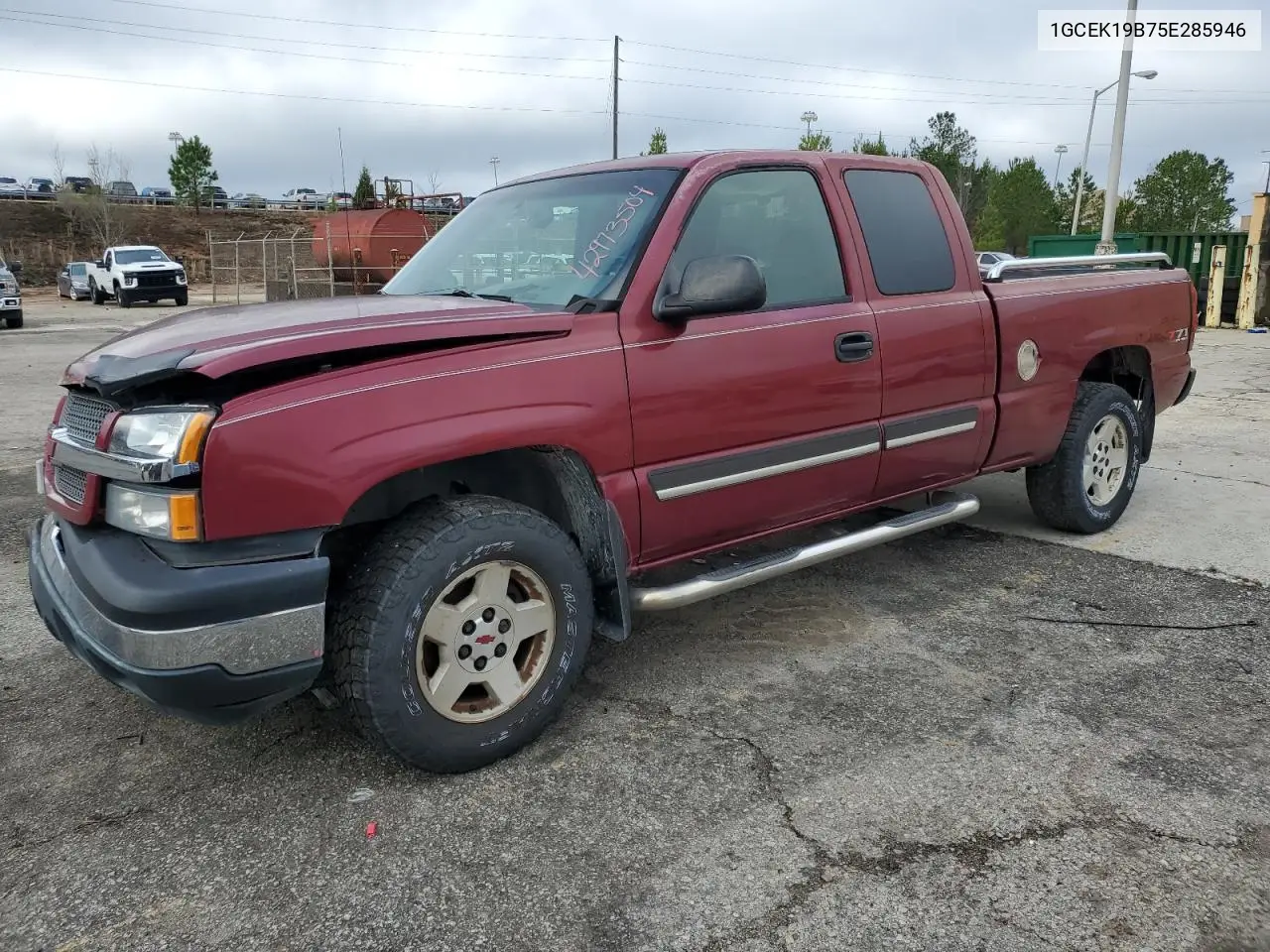 2005 Chevrolet Silverado K1500 VIN: 1GCEK19B75E285946 Lot: 42973504