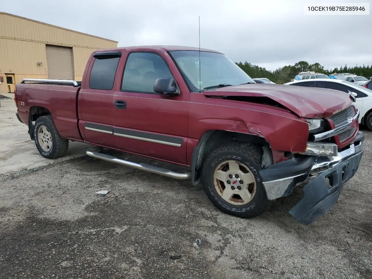 2005 Chevrolet Silverado K1500 VIN: 1GCEK19B75E285946 Lot: 42973504