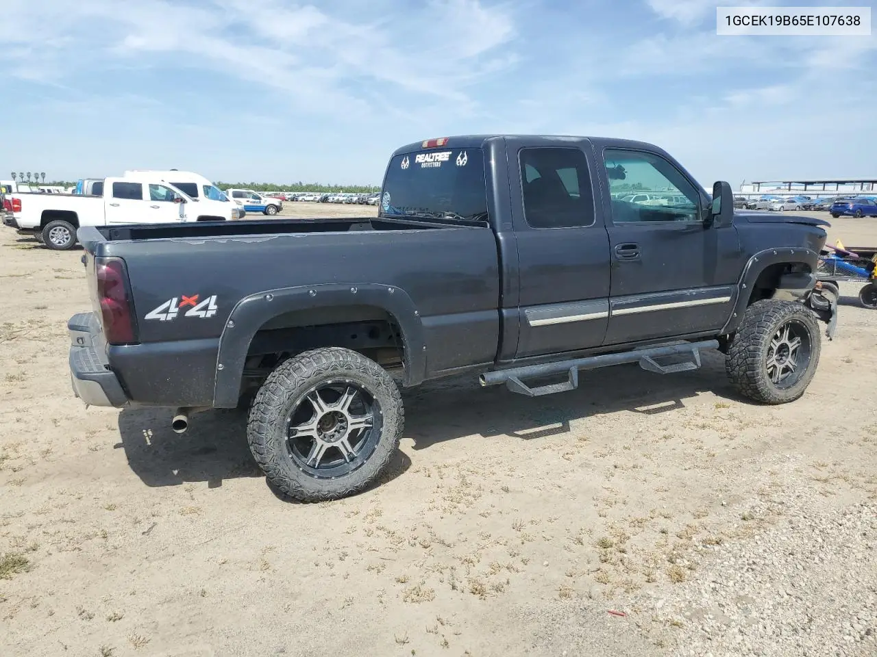 2005 Chevrolet Silverado K1500 VIN: 1GCEK19B65E107638 Lot: 54097595