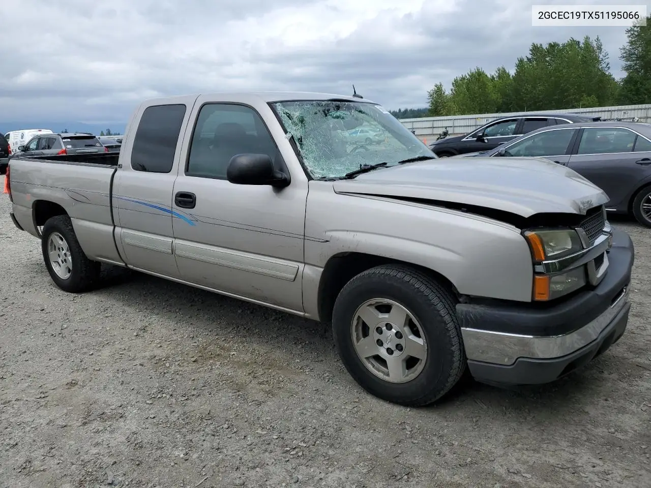 2005 Chevrolet Silverado C1500 VIN: 2GCEC19TX51195066 Lot: 56868765