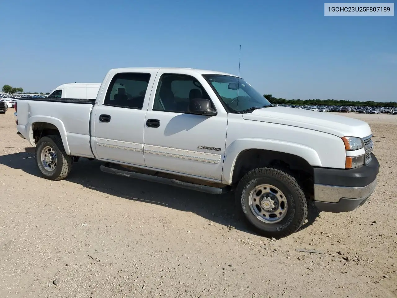 2005 Chevrolet Silverado C2500 Heavy Duty VIN: 1GCHC23U25F807189 Lot: 57034275