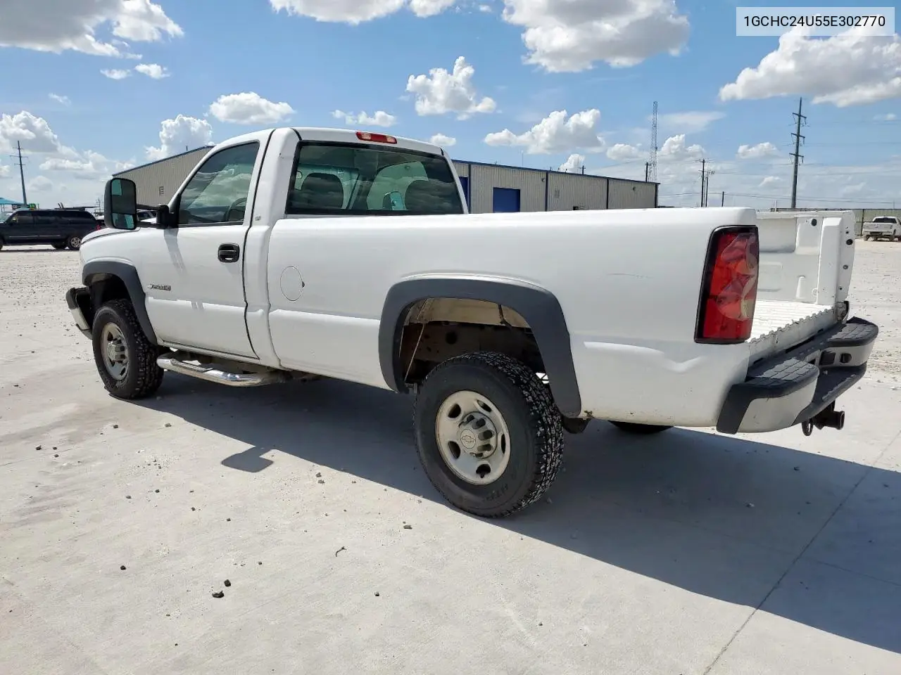 2005 Chevrolet Silverado C2500 Heavy Duty VIN: 1GCHC24U55E302770 Lot: 63054315