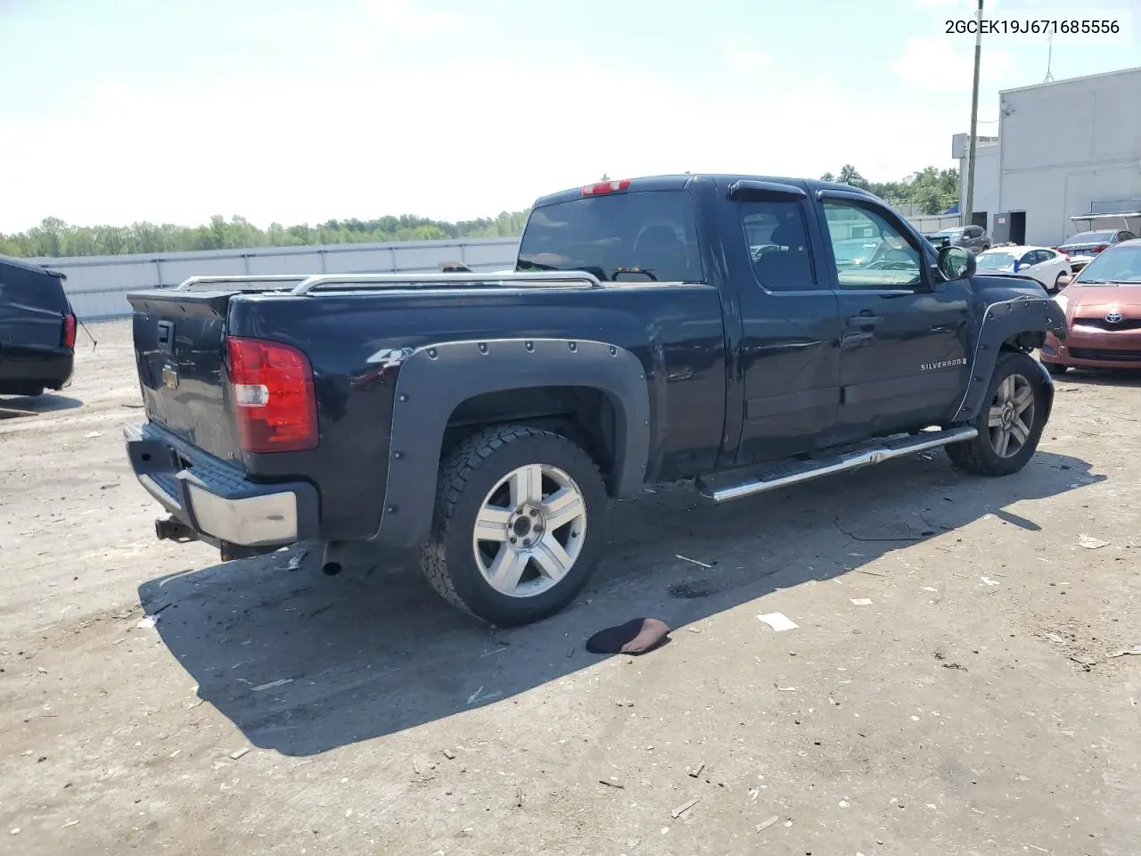 2007 Chevrolet Silverado K1500 VIN: 2GCEK19J671685556 Lot: 62690375