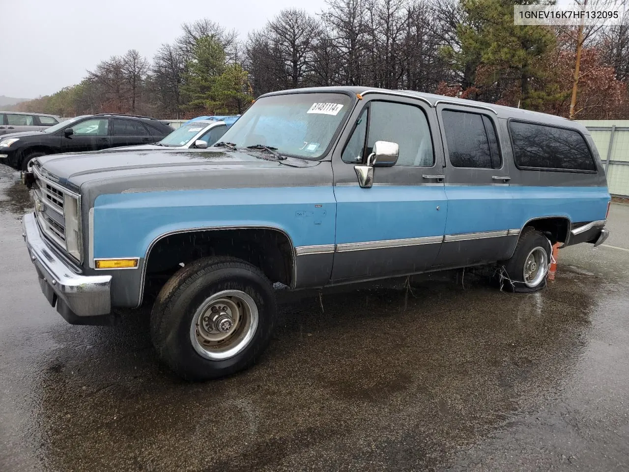 1987 Chevrolet Suburban V10 VIN: 1GNEV16K7HF132095 Lot: 81481114