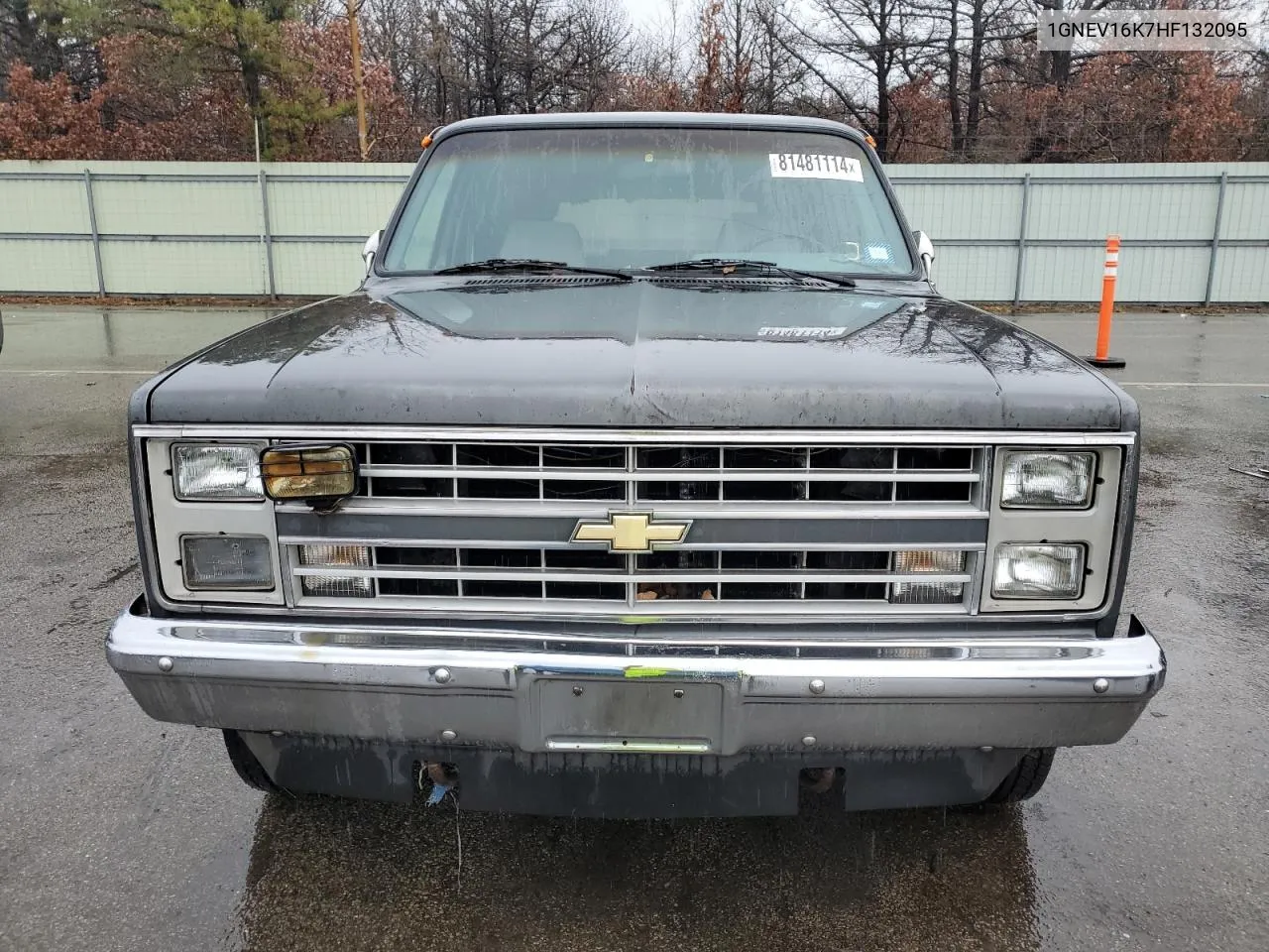 1987 Chevrolet Suburban V10 VIN: 1GNEV16K7HF132095 Lot: 81481114