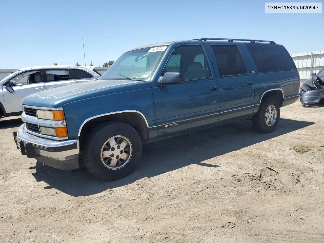 1994 Chevrolet Suburban C1500 VIN: 1GNEC16K9RJ420947 Lot: 55698235