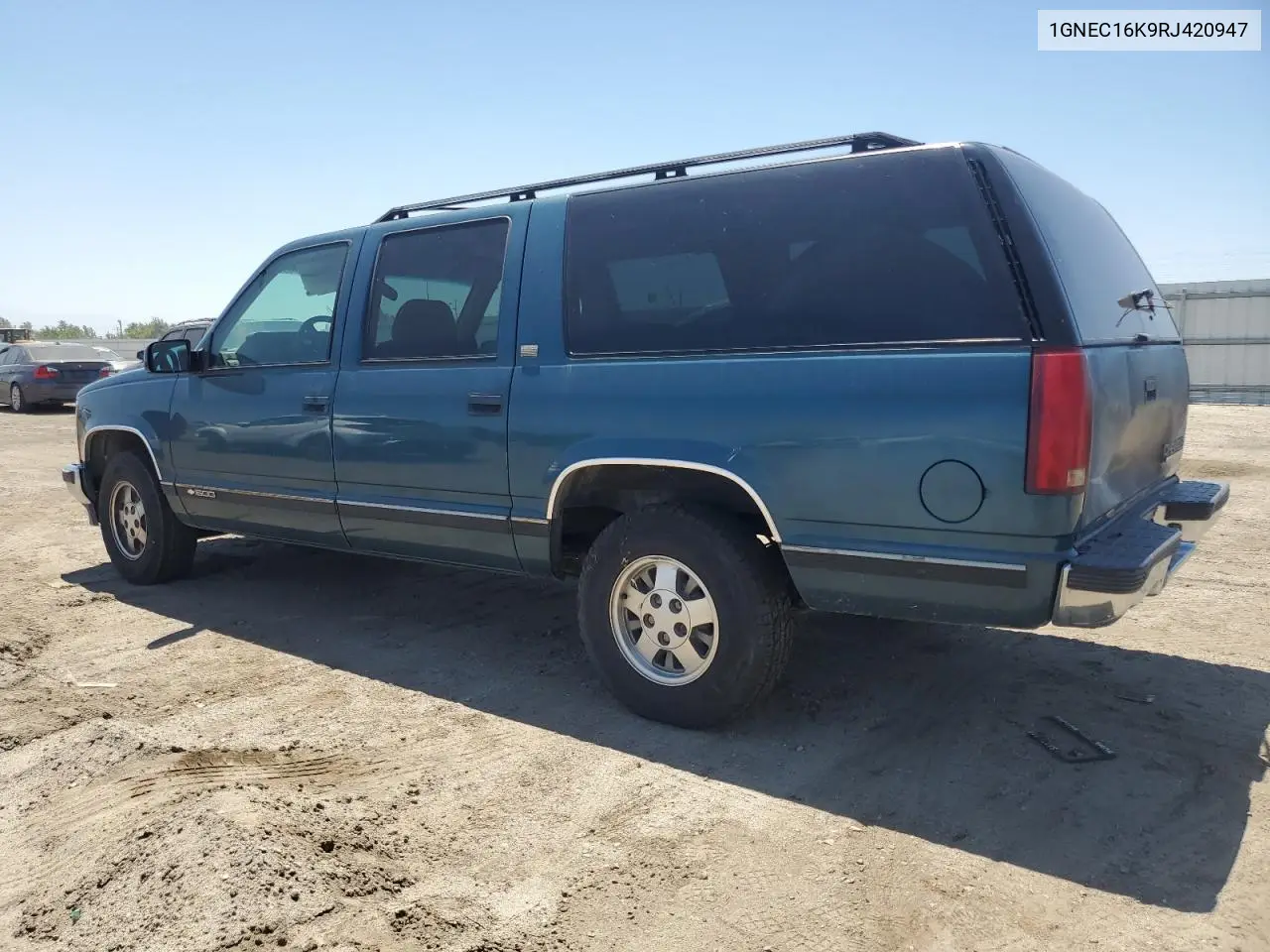 1994 Chevrolet Suburban C1500 VIN: 1GNEC16K9RJ420947 Lot: 55698235