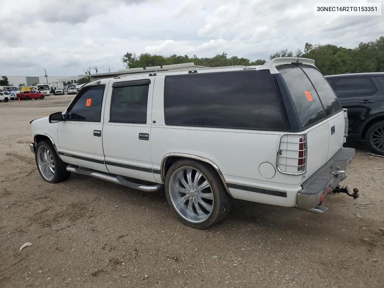 1996 Chevrolet Suburban C1500 VIN: 3GNEC16R2TG153351 Lot: 73415614