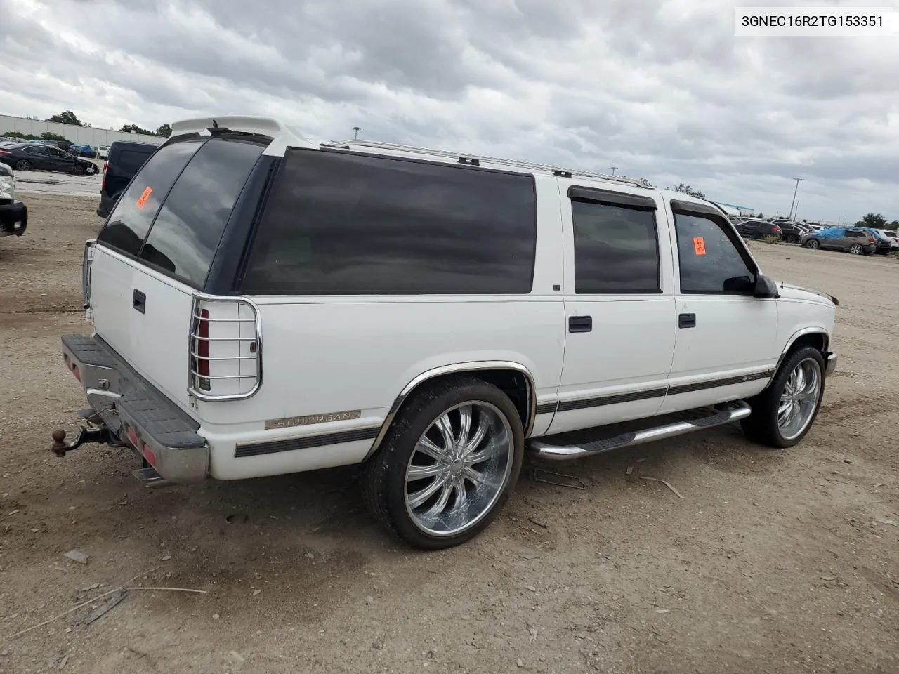 1996 Chevrolet Suburban C1500 VIN: 3GNEC16R2TG153351 Lot: 73415614