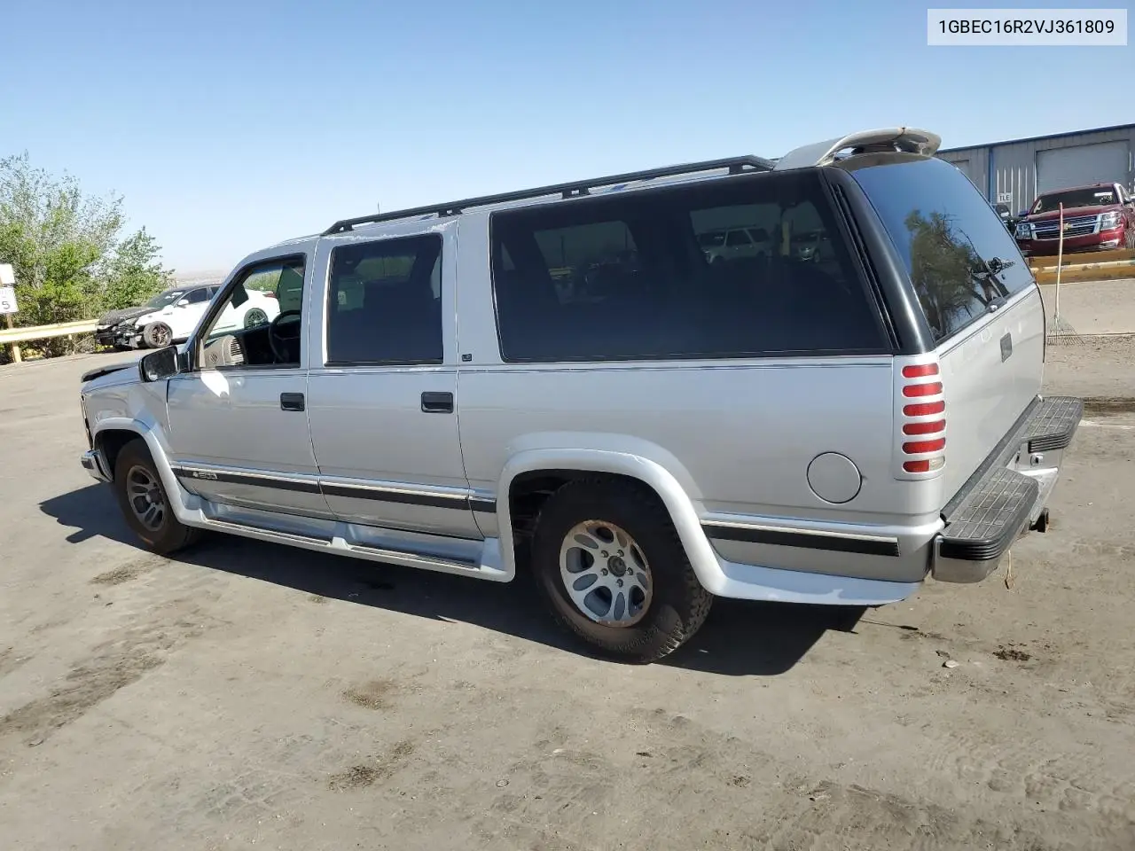 1997 Chevrolet Suburban C1500 VIN: 1GBEC16R2VJ361809 Lot: 52708935
