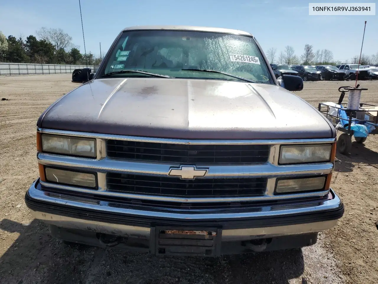 1997 Chevrolet Suburban K1500 VIN: 1GNFK16R9VJ363941 Lot: 54261245