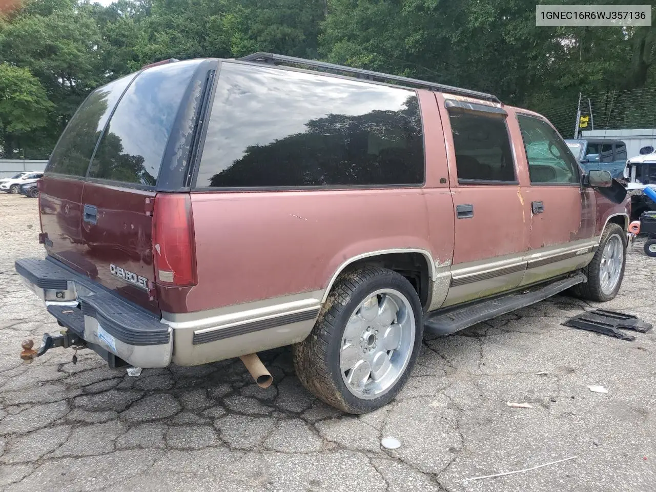 1998 Chevrolet Suburban C1500 VIN: 1GNEC16R6WJ357136 Lot: 62788285
