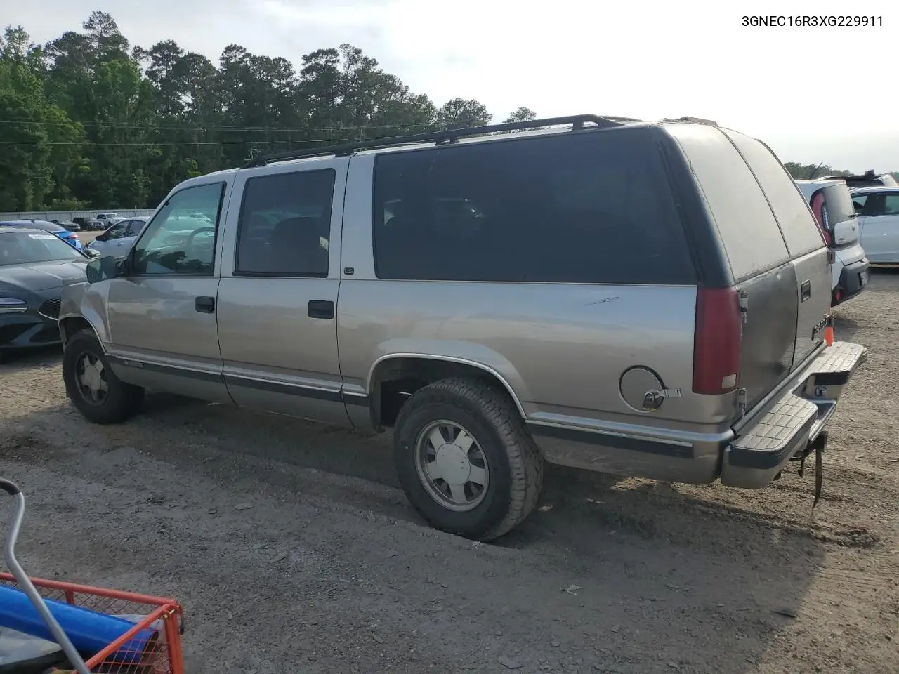 1999 Chevrolet Suburban C1500 VIN: 3GNEC16R3XG229911 Lot: 55305415