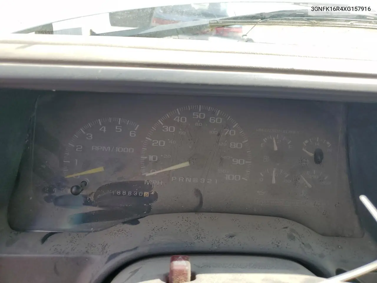 1999 Chevrolet Suburban K1500 VIN: 3GNFK16R4XG157916 Lot: 56117335