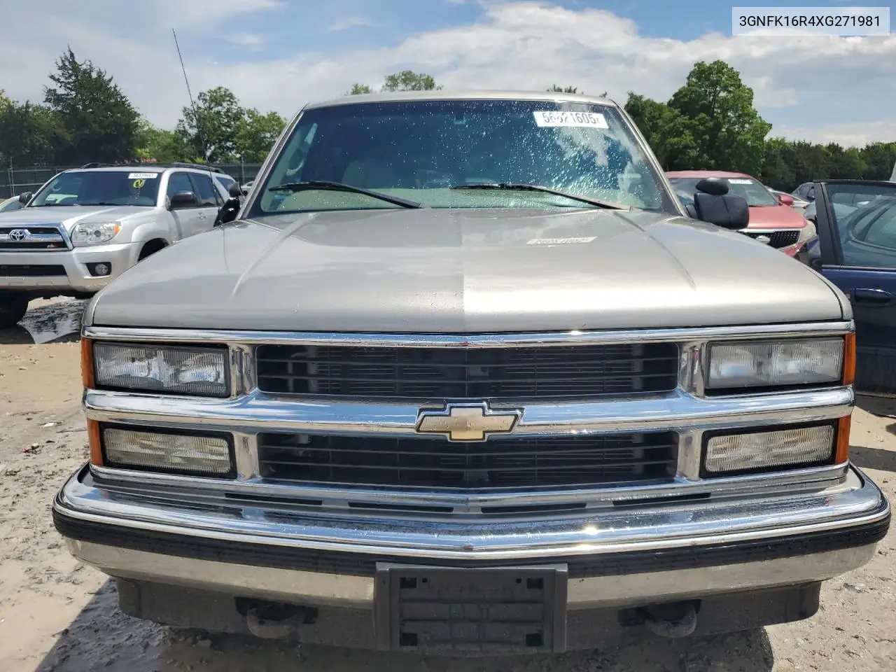 1999 Chevrolet Suburban K1500 VIN: 3GNFK16R4XG271981 Lot: 56621605