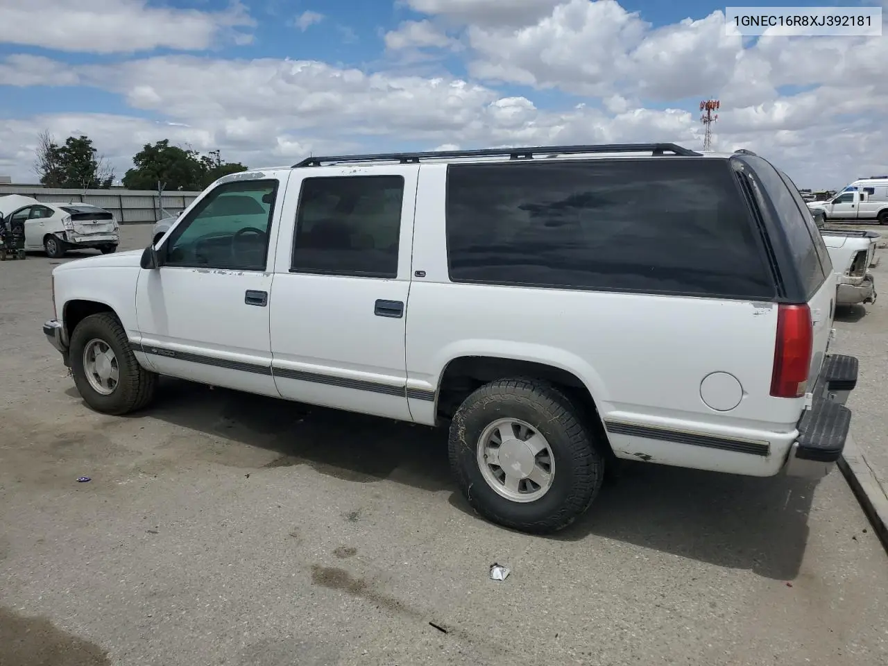1999 Chevrolet Suburban C1500 VIN: 1GNEC16R8XJ392181 Lot: 56622675