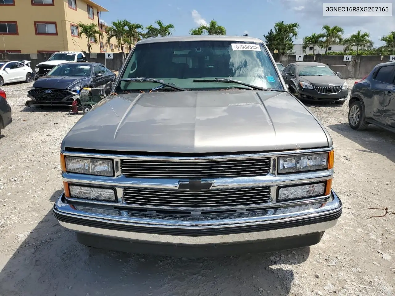 1999 Chevrolet Suburban C1500 VIN: 3GNEC16R8XG267165 Lot: 57030855