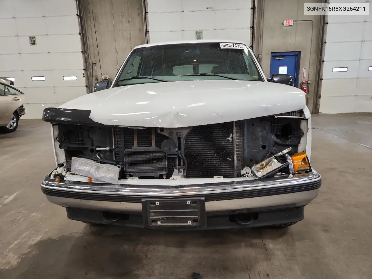 1999 Chevrolet Suburban K1500 VIN: 3GNFK16R8XG264211 Lot: 60705535