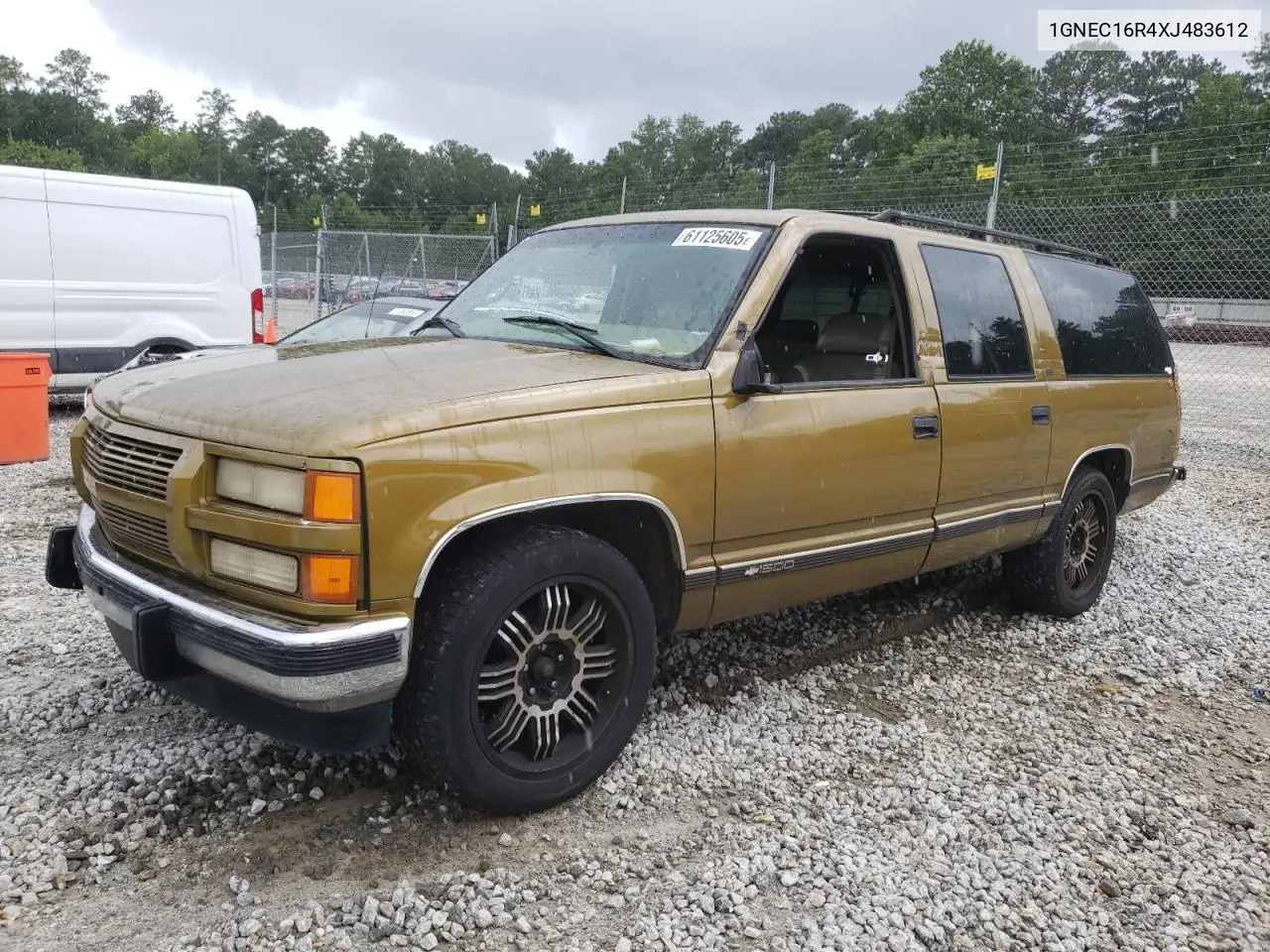 1999 Chevrolet Suburban C1500 VIN: 1GNEC16R4XJ483612 Lot: 61125605