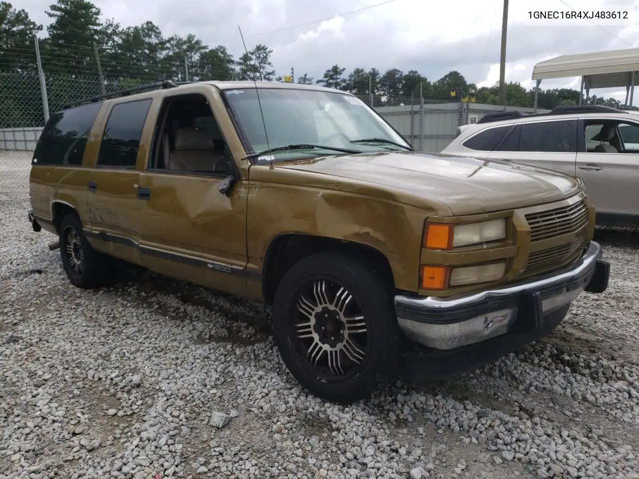 1999 Chevrolet Suburban C1500 VIN: 1GNEC16R4XJ483612 Lot: 61125605