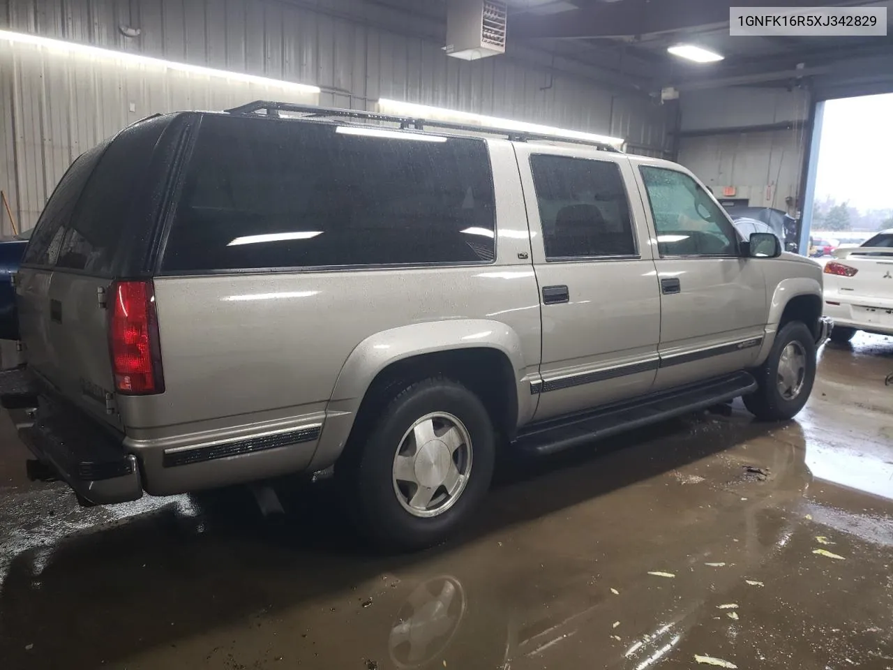 1999 Chevrolet Suburban K1500 VIN: 1GNFK16R5XJ342829 Lot: 81131284