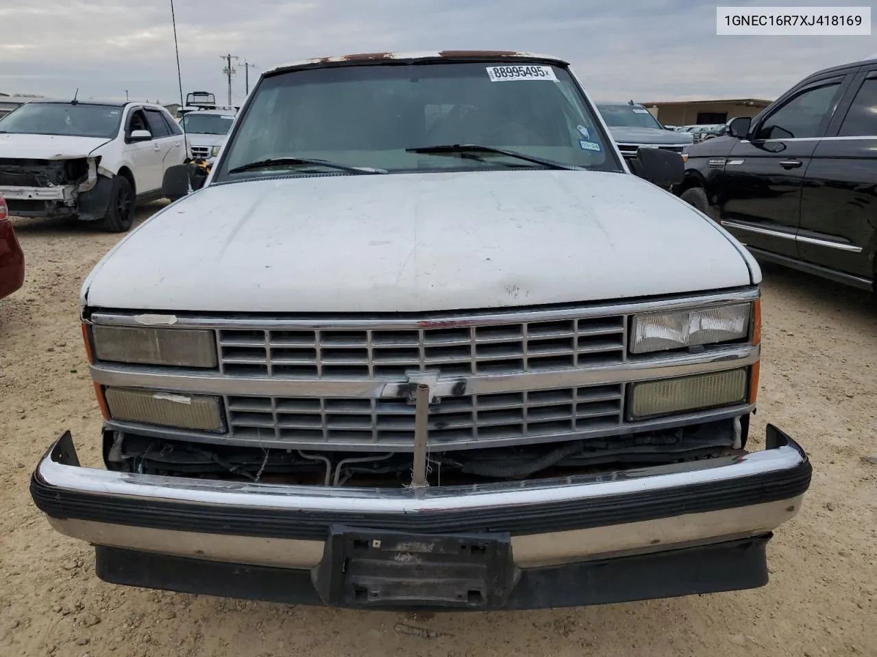 1999 Chevrolet Suburban C1500 VIN: 1GNEC16R7XJ418169 Lot: 88995495
