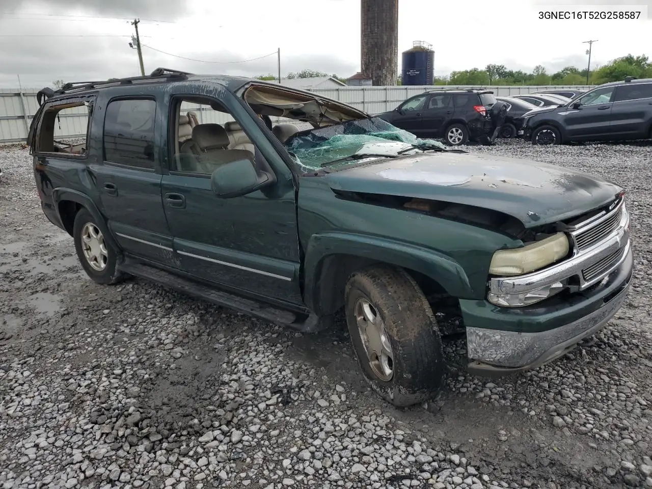 2002 Chevrolet Suburban C1500 VIN: 3GNEC16T52G258587 Lot: 51812635
