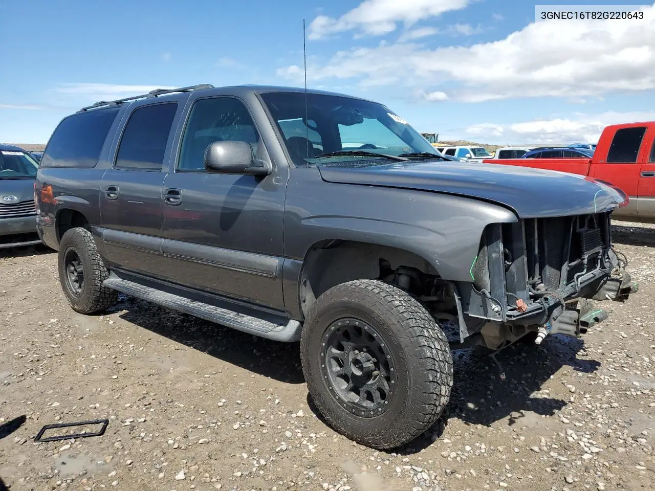2002 Chevrolet Suburban C1500 VIN: 3GNEC16T82G220643 Lot: 55813845
