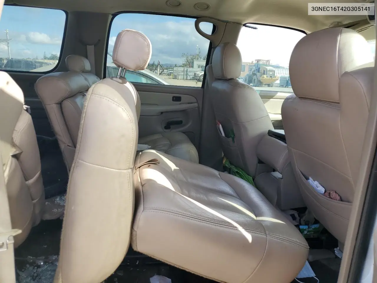 2002 Chevrolet Suburban C1500 VIN: 3GNEC16T42G305141 Lot: 56426805
