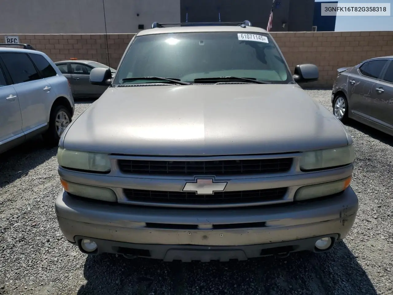 2002 Chevrolet Suburban K1500 VIN: 3GNFK16T82G358318 Lot: 61071145